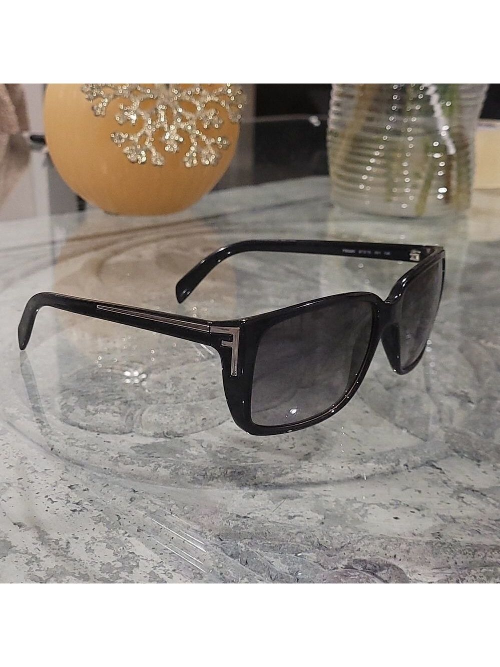 𝅺fendi Fs5220 Black and Silver Gradient Rectangular Sunglasses